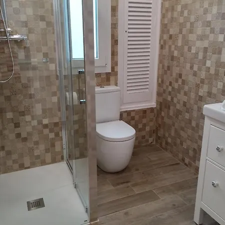 Holiday home Centre Mediterranean House- 5 Bedroom, 4 Bathroom, Terrace Courtyard, Private Rooptop Pool Sitges