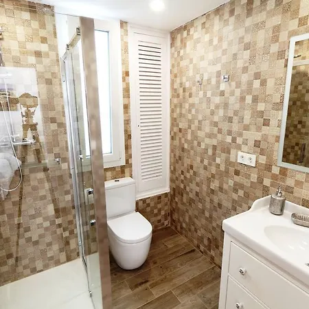 Holiday home Centre Mediterranean House- 5 Bedroom, 4 Bathroom, Terrace Courtyard, Private Rooptop Pool Sitges