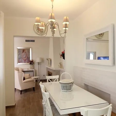 Holiday home Centre Mediterranean House- 5 Bedroom, 4 Bathroom, Terrace Courtyard, Private Rooptop Pool Sitges